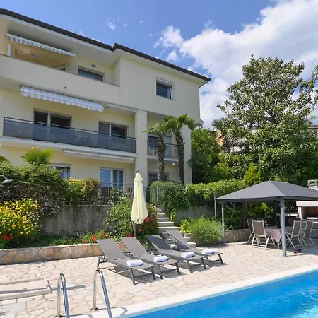 A2 Grozic Apartment Opatija